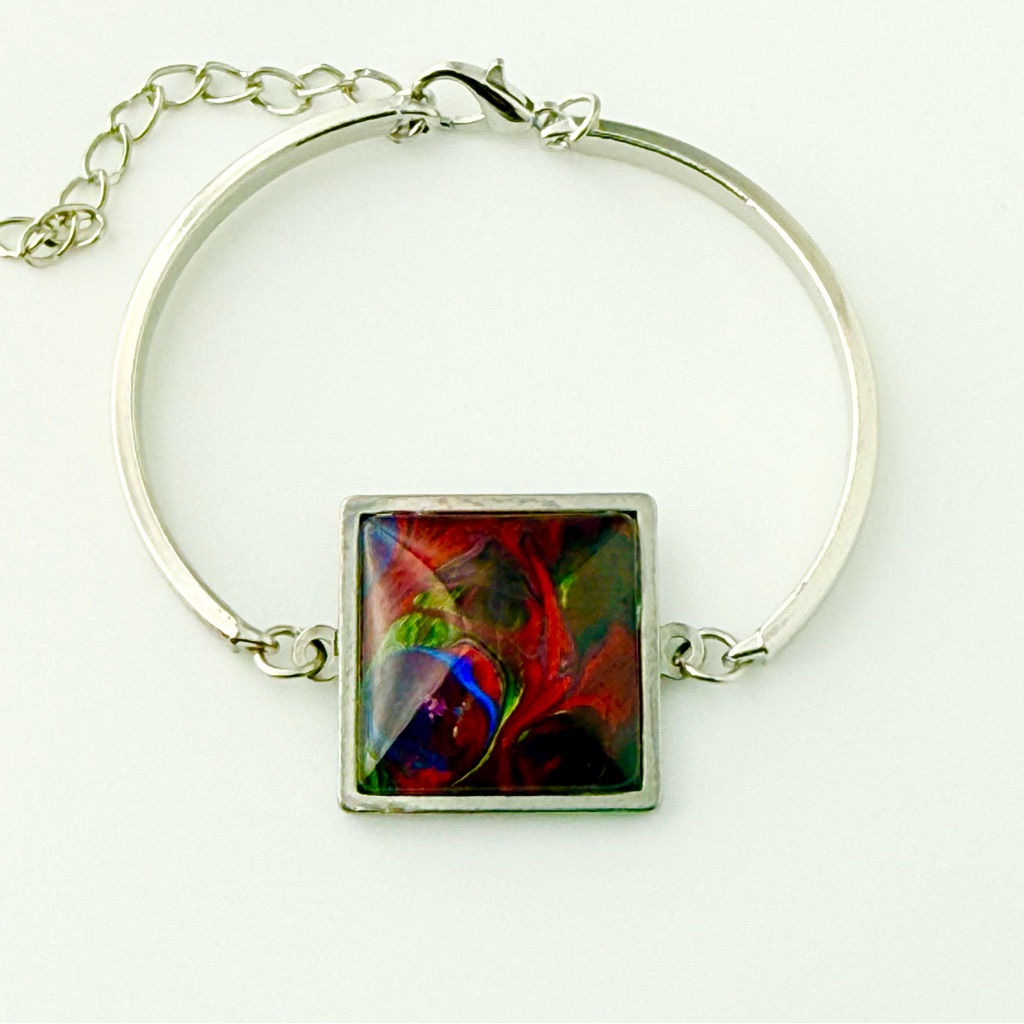 Elegant Silver Bracelet With Multicolor Stone